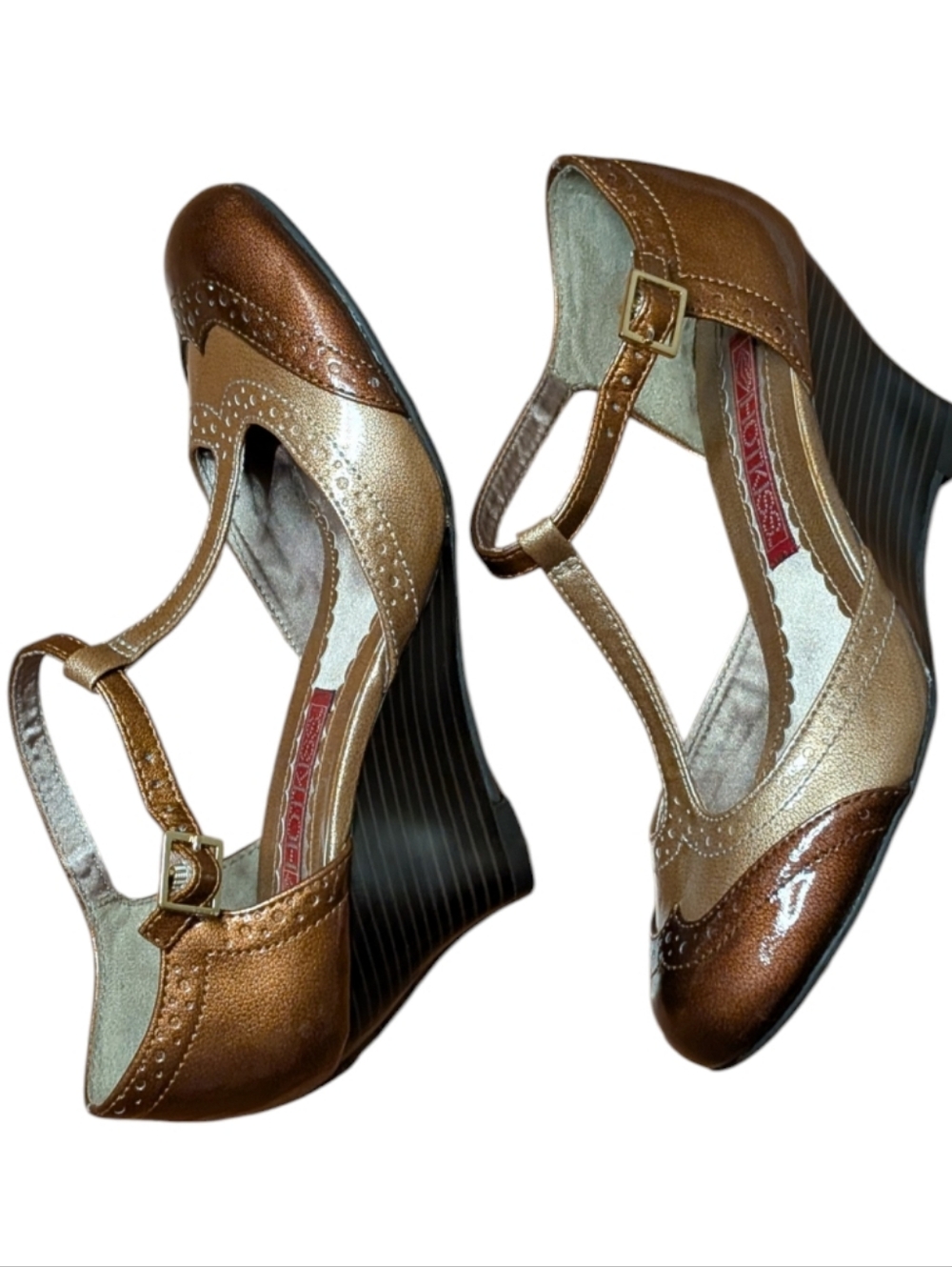 Vintage Hot Kiss 90s Y2K T-Strap Wedges size 6M Retro Brogue Wingtip metallic